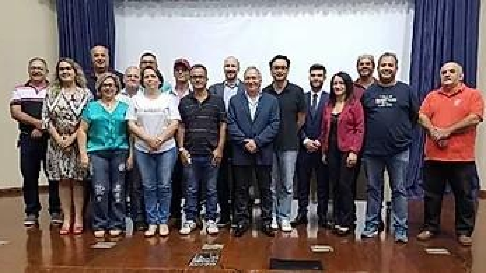 f4d40e_02e9040fbdf04281b4669ec27b7e34a9_mv2