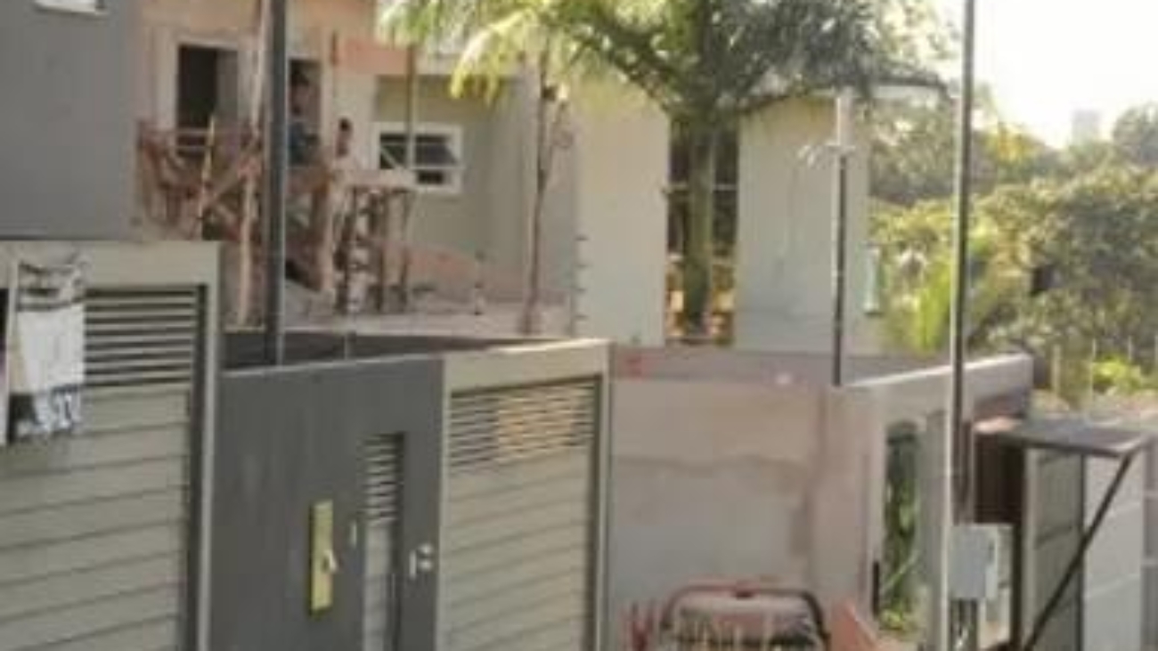 f4d40e_17625531a0c545e89b7832d9907a85ab_mv2