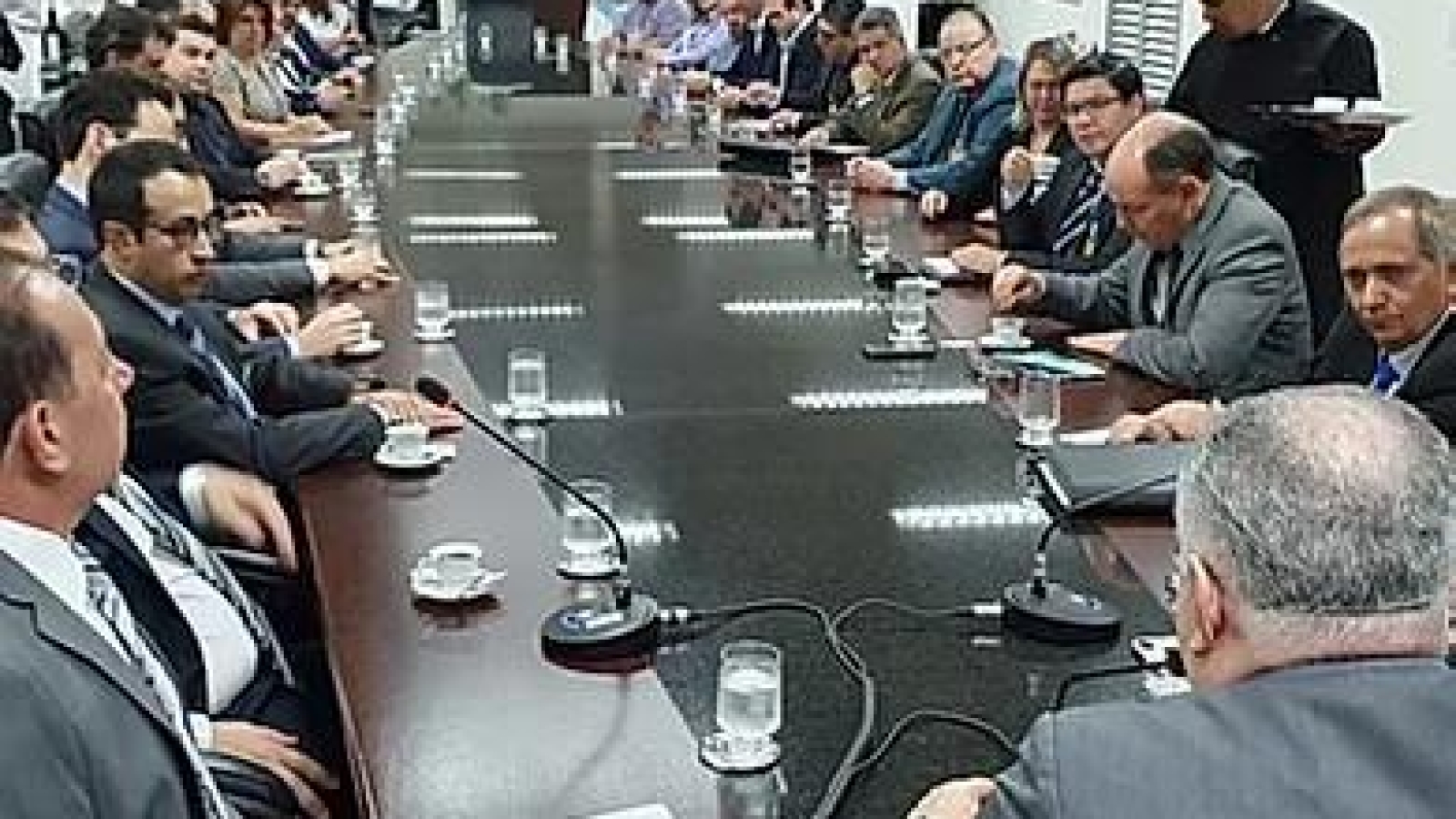 f4d40e_2f9c42aab9084026a9ff970df481973c_mv2