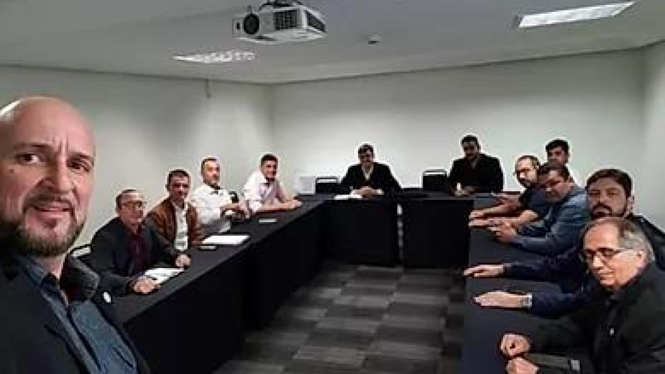 f4d40e_539b848efee64858a0327bb3e39360df_mv2