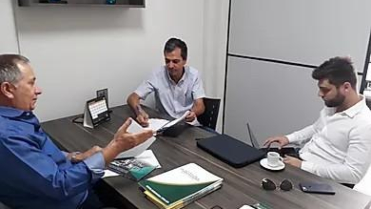 f4d40e_54e60802bcd443fa89527060f803e559_mv2