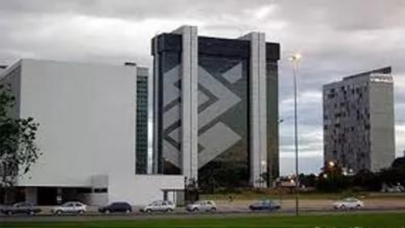 f4d40e_57d7fdcff8204f22b4dd6c8a17ed5bed_mv2