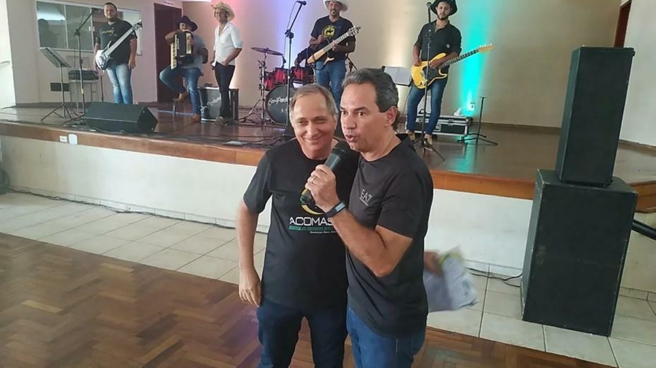 f4d40e_60c7dc778bbb4cbdbb320070b19a67fe_mv2