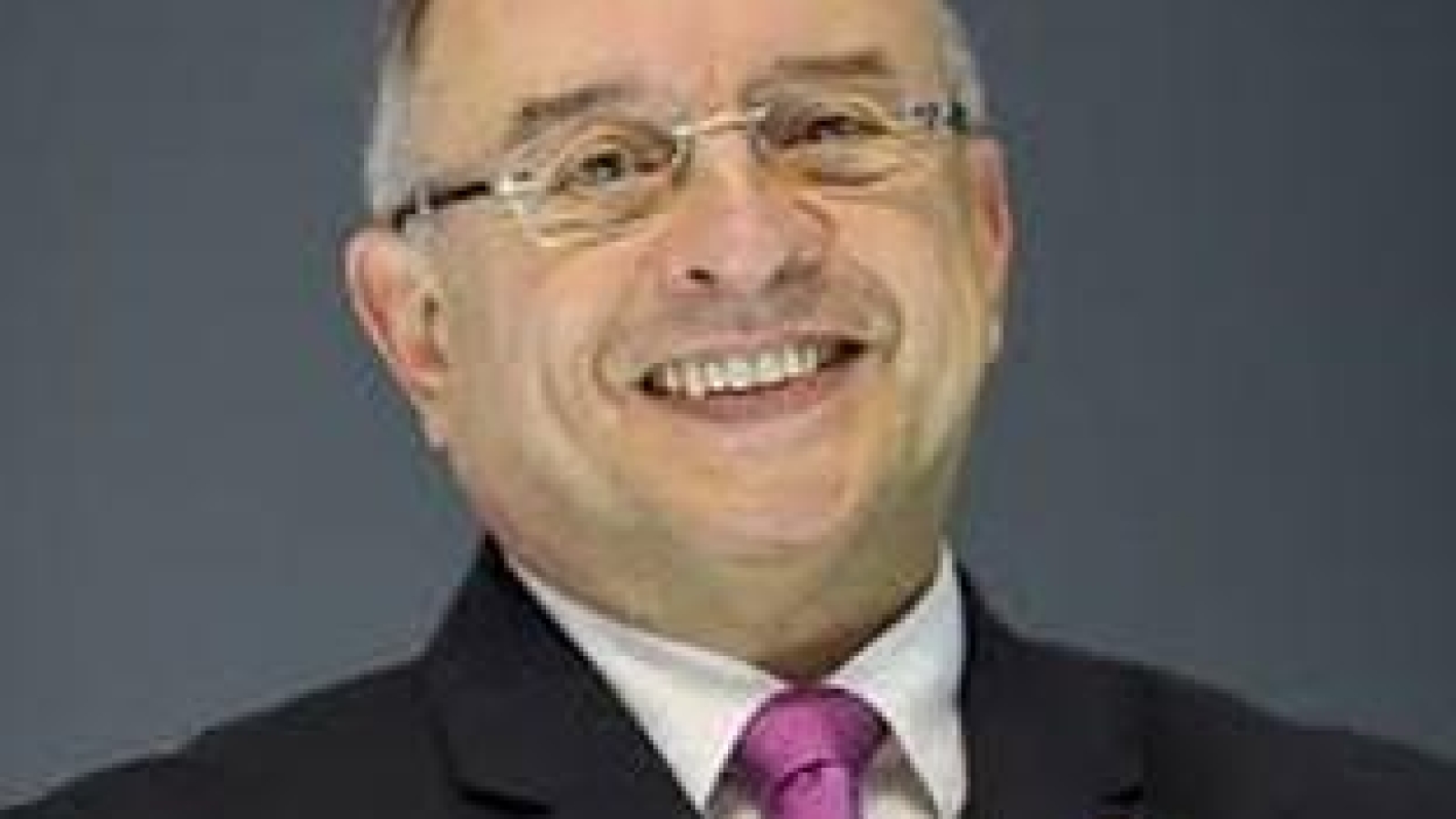 f4d40e_648a290bd37540b99fd5184ec652b4d5_mv2