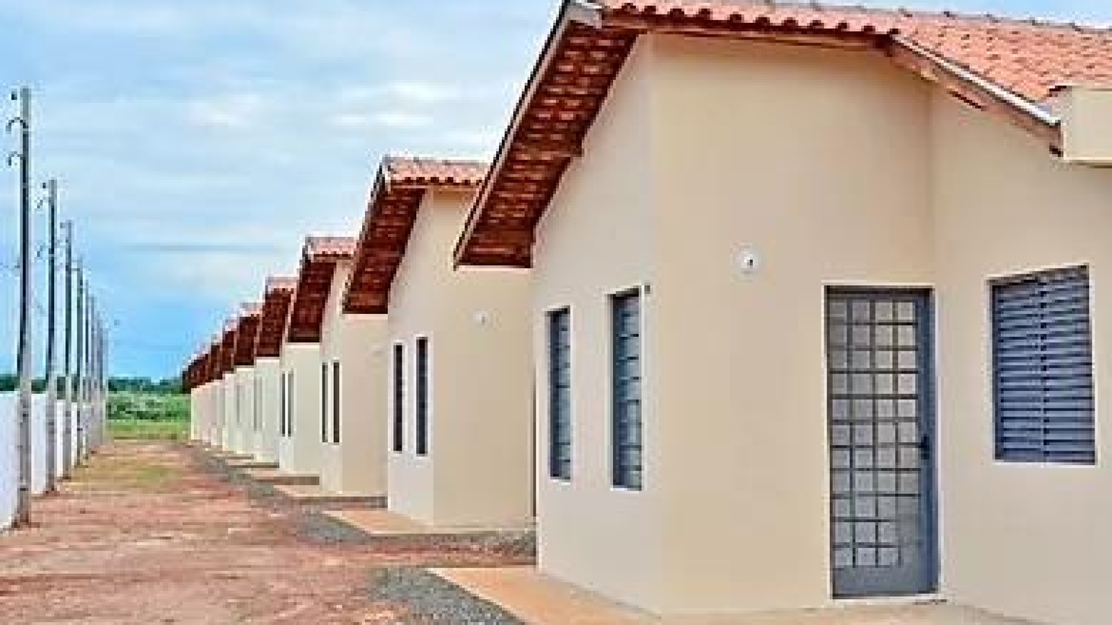 f4d40e_9a278f9262fd45a98222d762cf13f985_mv2