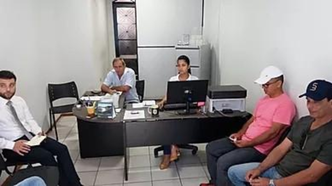 f4d40e_9ba78a8be94c46c4b3566856a6b9ef50_mv2