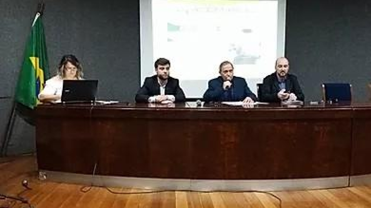 f4d40e_afdf96f1d0944aa9b330bd30616066e6_mv2