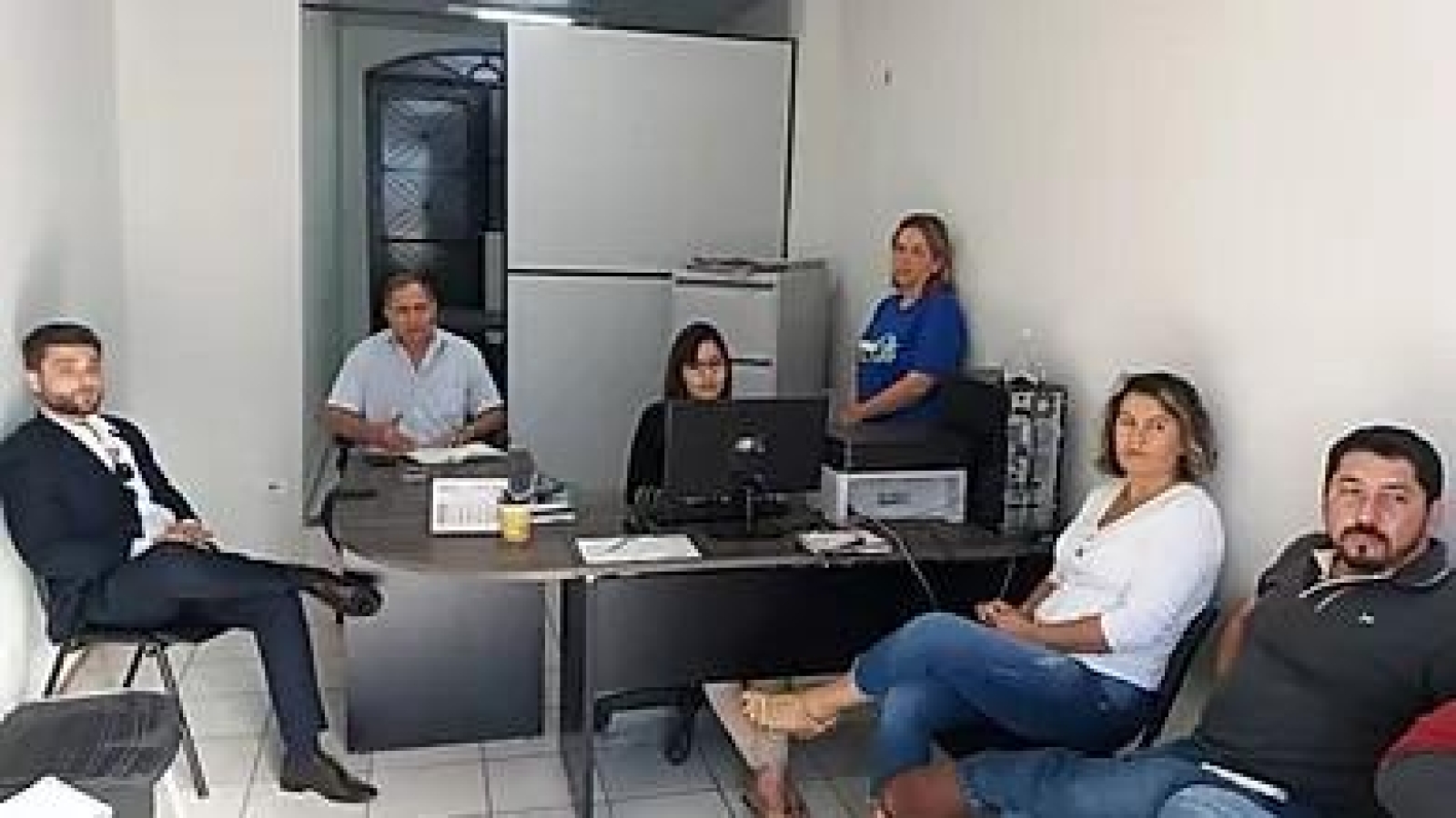 f4d40e_b322fd58d1bd4703b6634cebf60b2f39_mv2