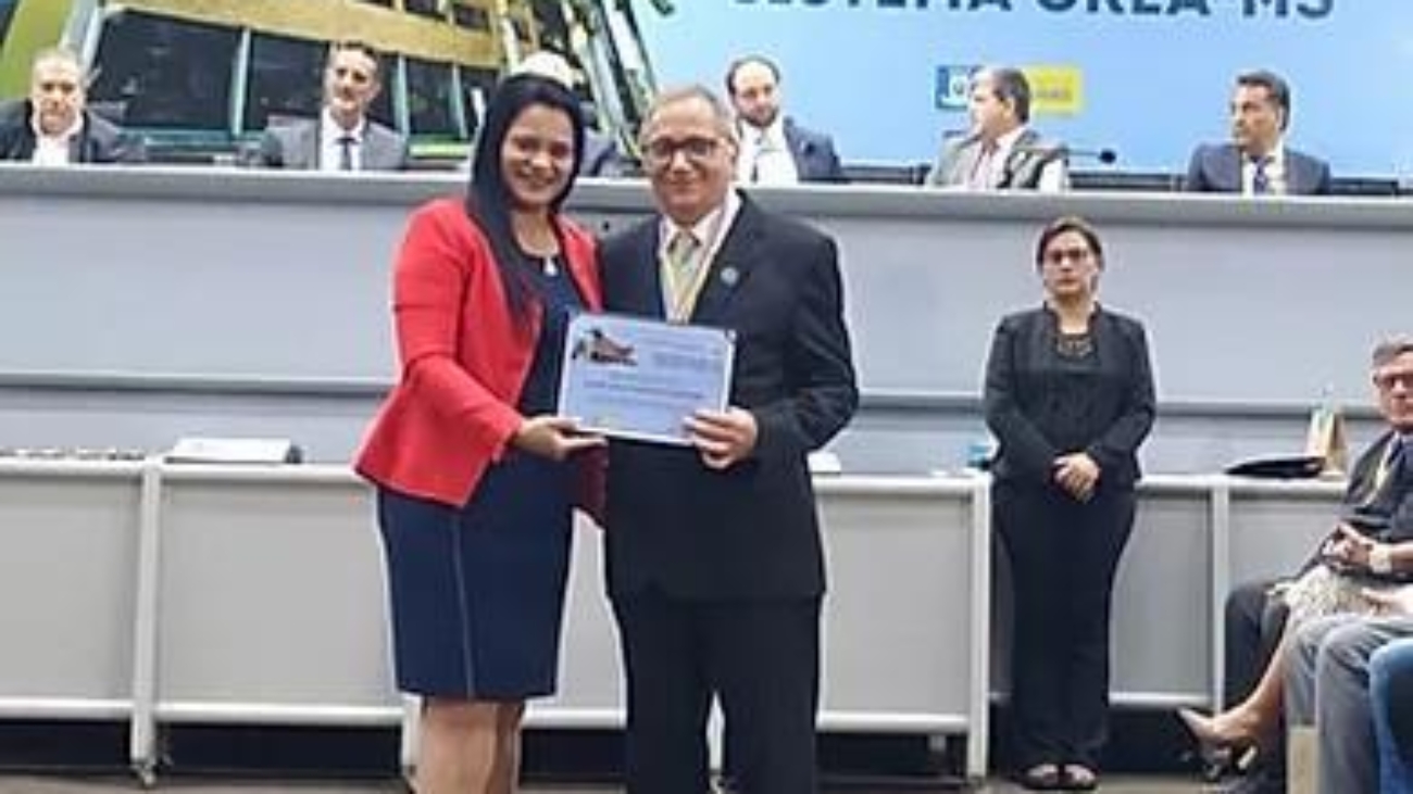 f4d40e_b6614dd797ab4b88bc3a96541988dc5e_mv2-1