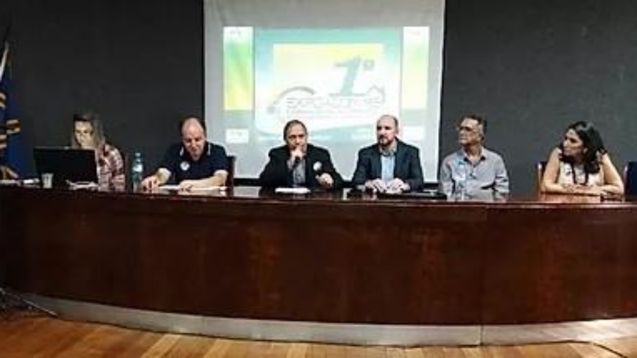 f4d40e_c5526a531e6e4b12bac311f3cd4890dd_mv2