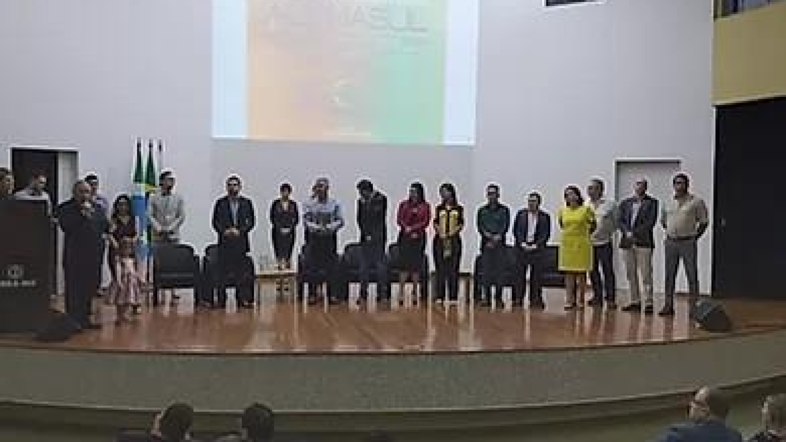 f4d40e_c559e51d7f3d491299433cf15795a4de_mv2_d_1600_1200_s_2