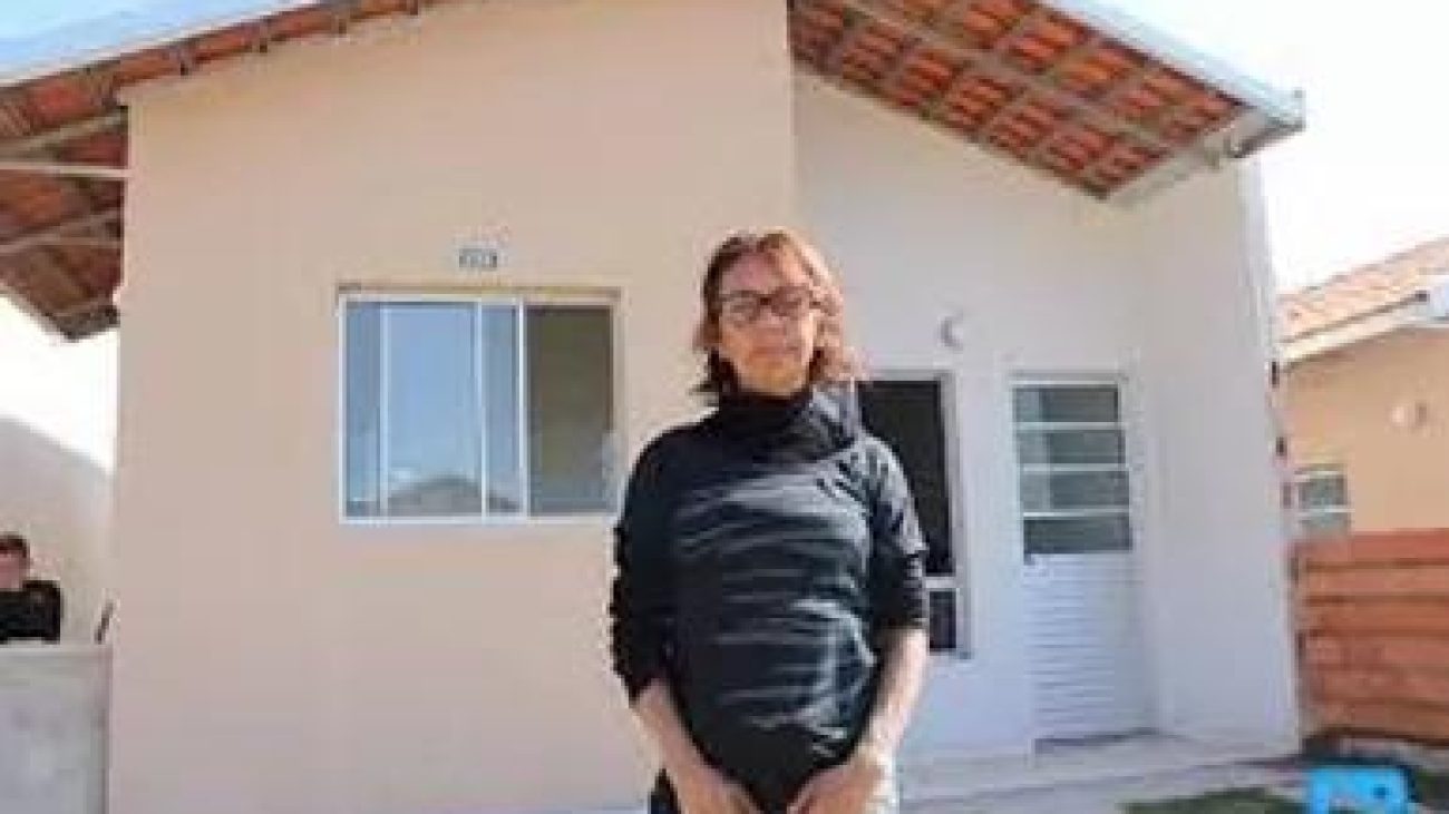 f4d40e_c92abee7b3f84a4ab5d27b1d593dd3f6_mv2