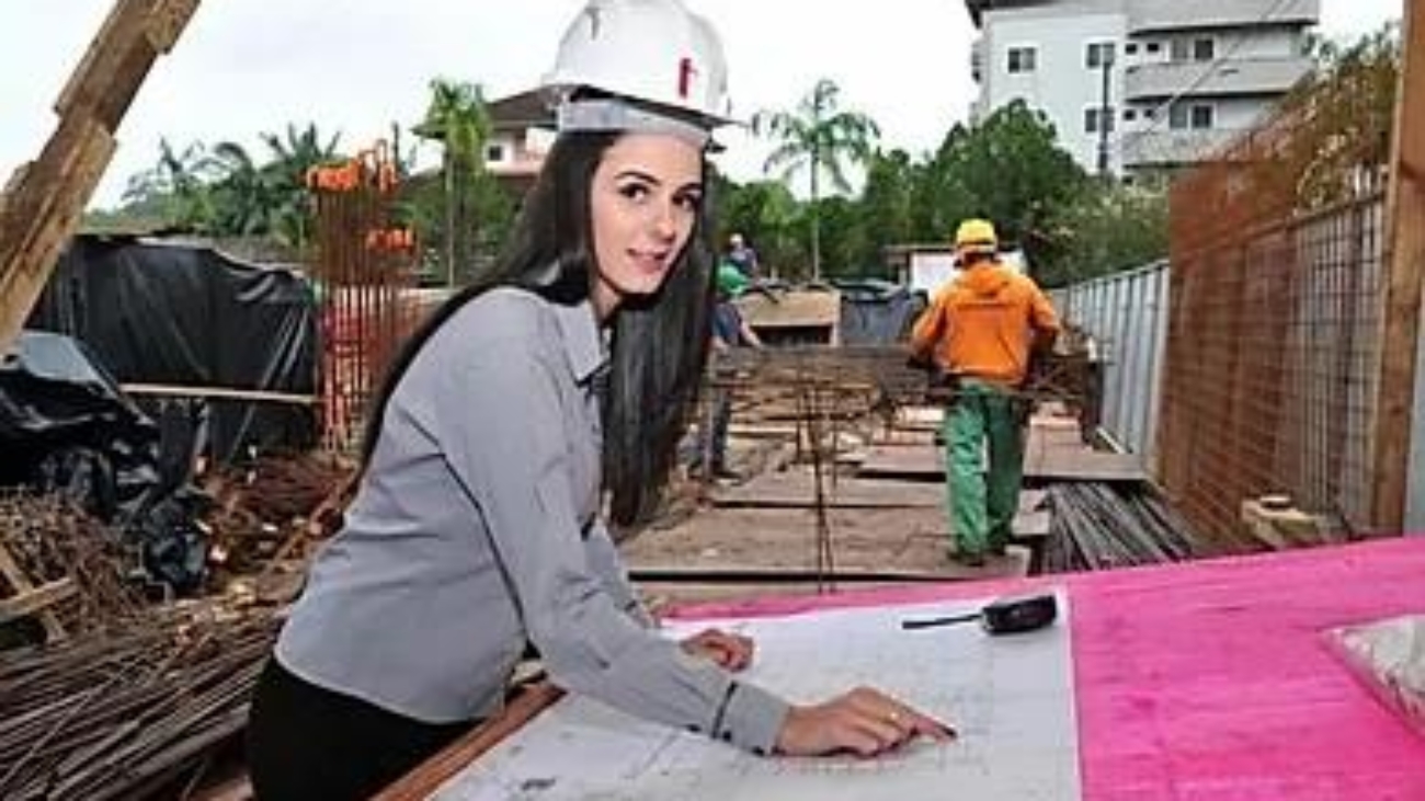 f4d40e_e3afaa8d62b34628880e63f6bb785e0a_mv2