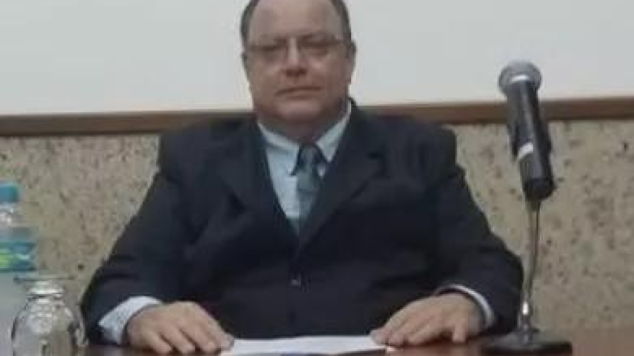 f4d40e_ef590bc434494f1882c588a3b8247c64_mv2