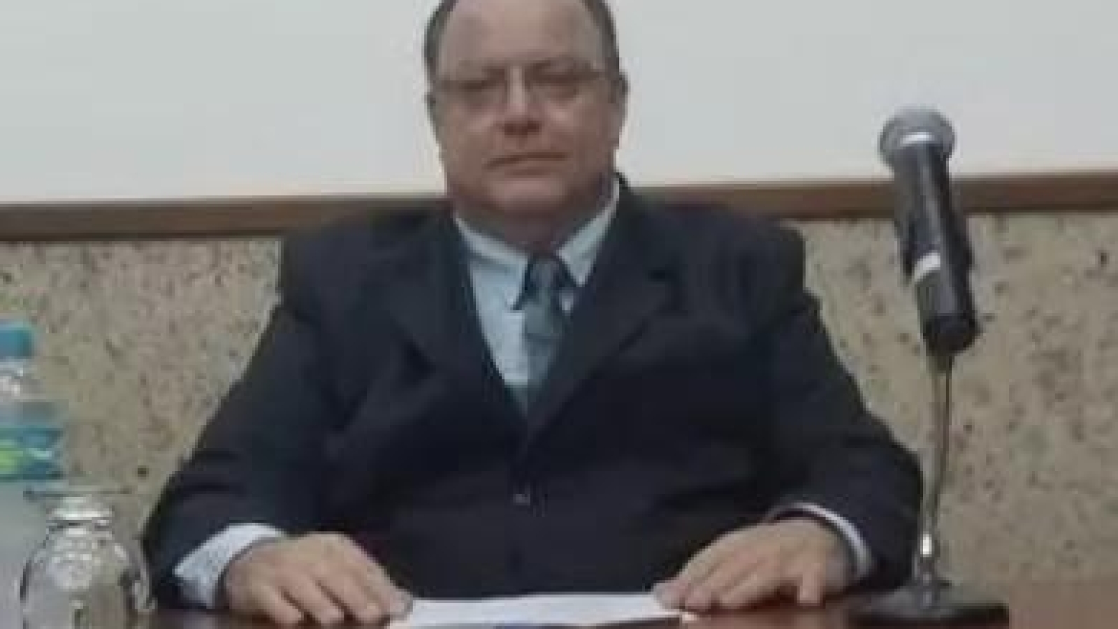 f4d40e_ef590bc434494f1882c588a3b8247c64_mv2