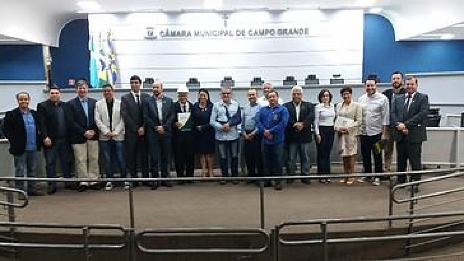 f4d40e_fe402e95f2474d42bd6ee26c7d1f1f2e_mv2